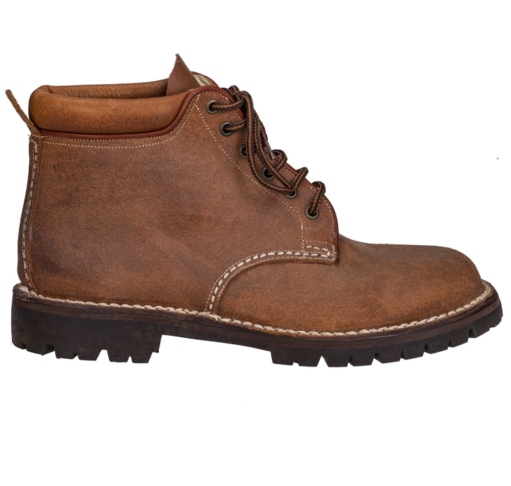 pratomagno-man-shoes-side